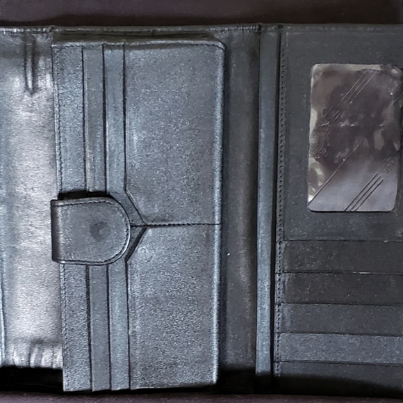 Stingray Wallet - Picture 10 of 13